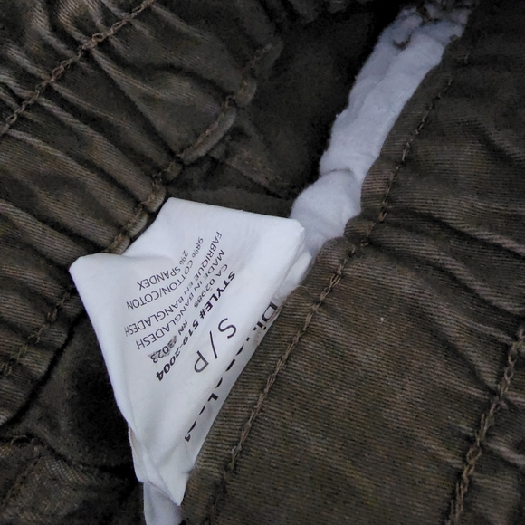 Shorts - Picture 6 of 12